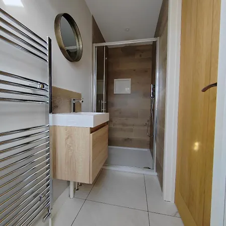 Дом отдыха Modern Open Plan House, Sea Views And Hot Tub Фалмут